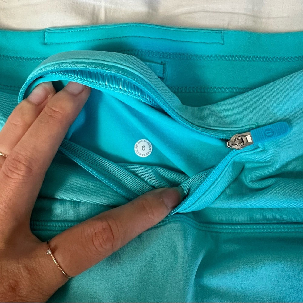 Lululemon electric turquoise speed up shorts high rise 2.5” inseam - Picture 4 of 10